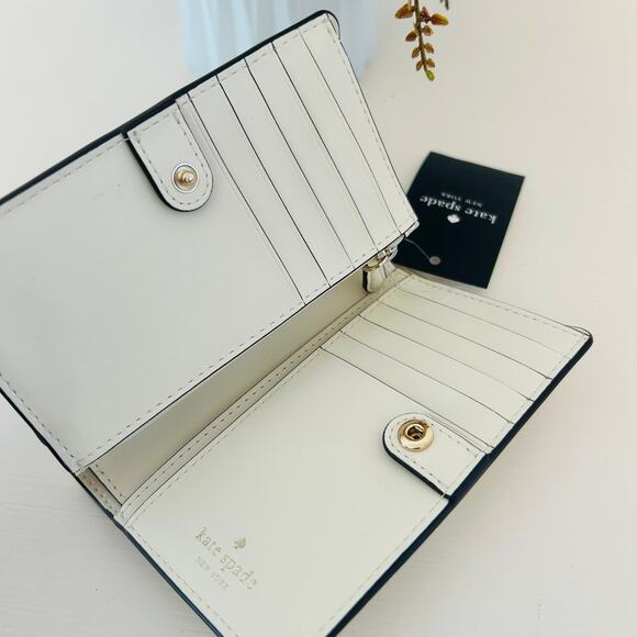 Kate Spade NYC Big Apple Medium Wallet - Picture 3 of 4